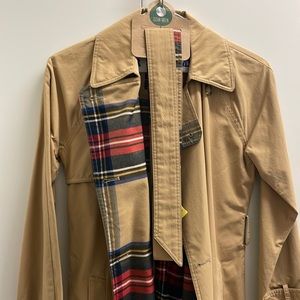 Abercrombie & Fitch water resistant belted Trench Coat, great condition!